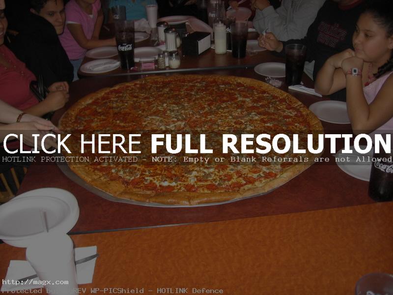 7 The Biggest Pizzas Ever