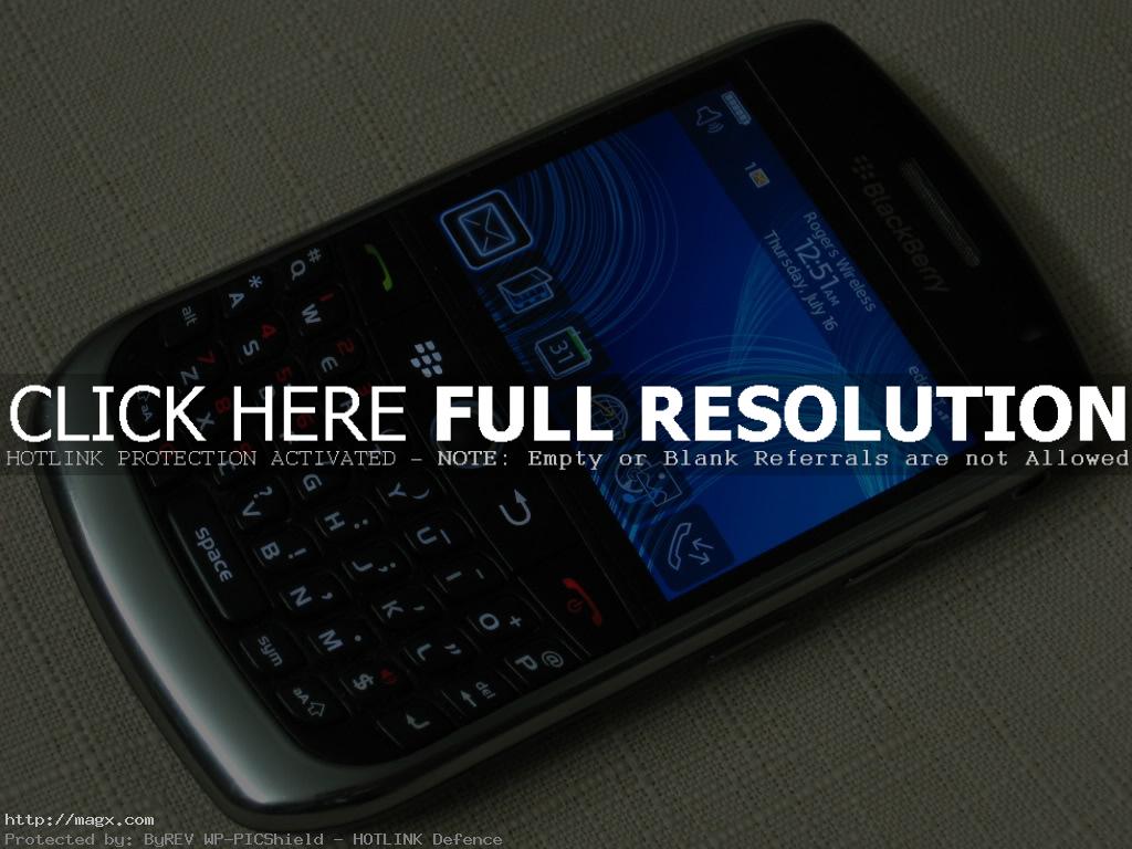 7 BlackBerry Curve 8900