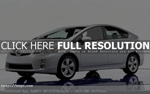 2 Toyota Prius for the Year 2010
