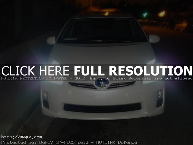 8 Toyota Prius for the Year 2010